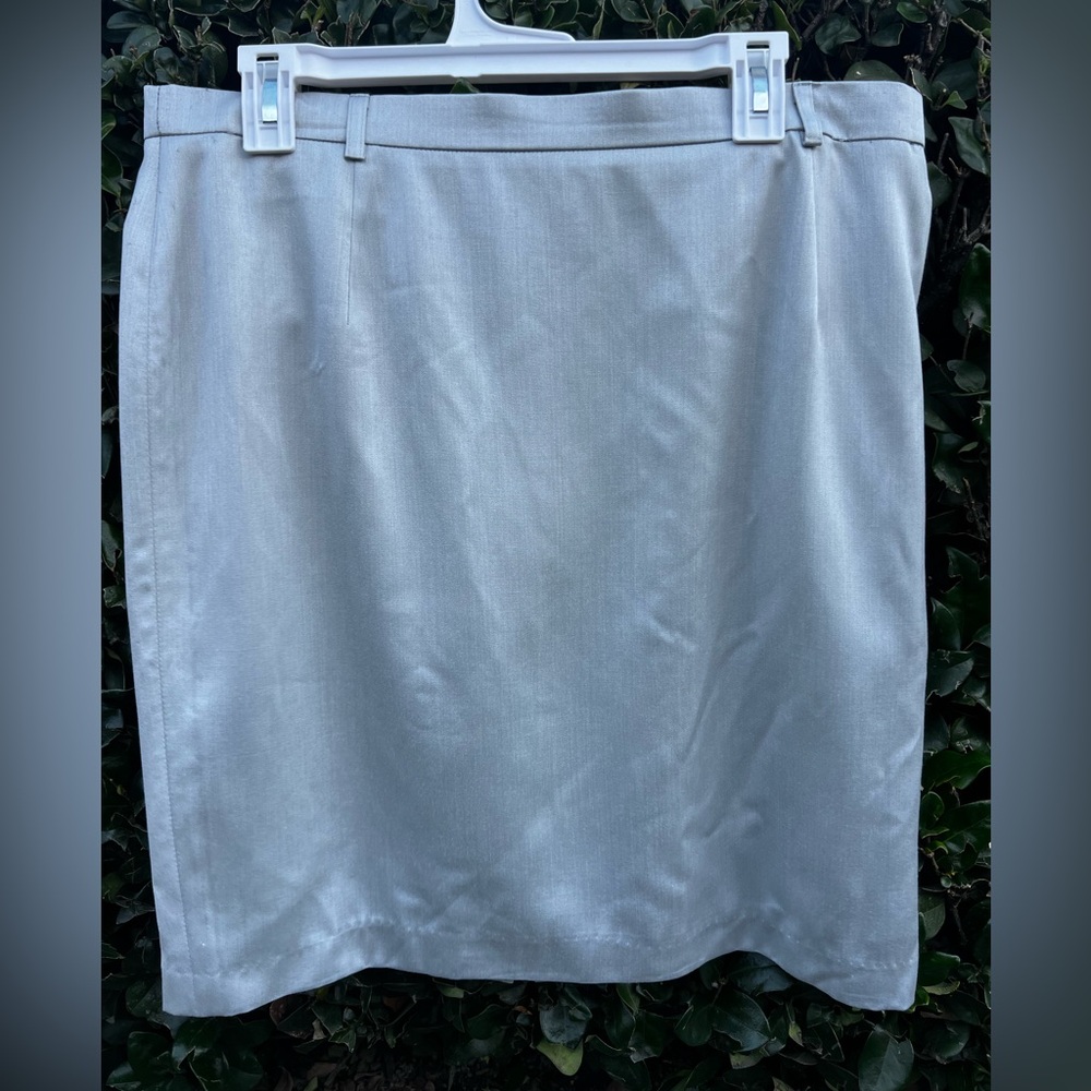 Escada Silver/ Gray Pencil Skirt Size 44 / Size XL